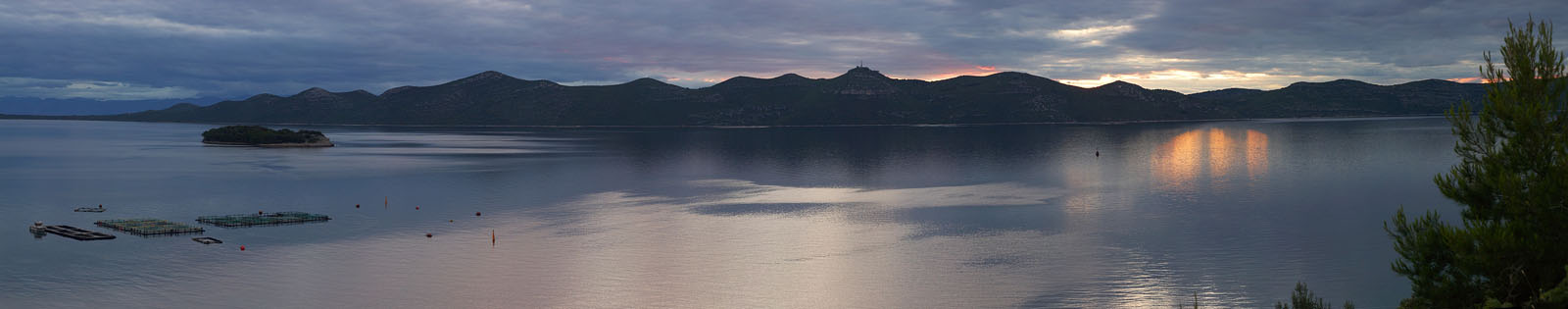 UGLJAN01 PANORAMA